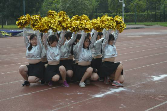 （政务15级4班啦啦操表演）