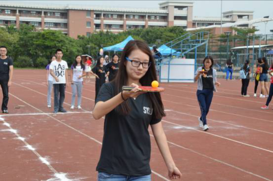 （趣味：乒乓球接力）